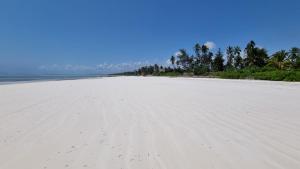 Salama & Mbuyuni Bungalows