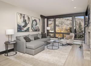 Highlands Westview 202 condo