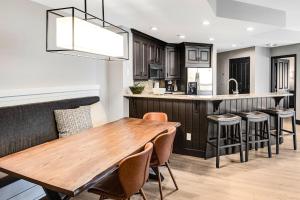 Highlands Westview 202 condo