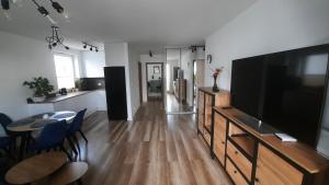 Apartament M&R Trzy sypialnie Garaż