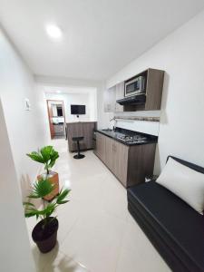 Apartaestudio Centro Comercial la Central - Hotel 3 stelle a Medellín