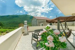 House Cattleya - Podgrađe