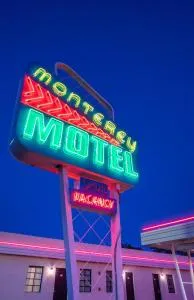 The Monterey Motel - Correo