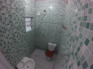 KITNET 3 km praia, WIFI, simples, só para dormir