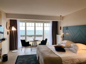 Hotels Hotel Atlantic : Chambre Double ou Lits Jumeaux avec Terrasse