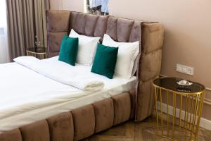 LEOGRAND Apartments on Husiak 6