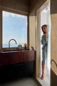 Santorini Sky, The Lodge