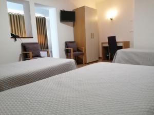 Triple Room room in Hospedaria Dona Maria