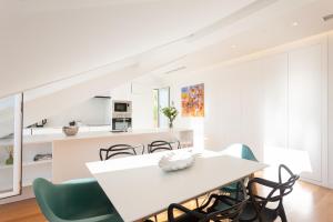 Alfama Charming Apartment with Amazing River View and Terrace