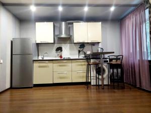 Современная квартира на Старокозацкой 27, центр, 4 раздельных спальных места