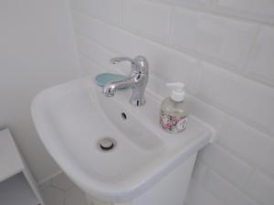 CoCo de Mer Self Catering Log 1