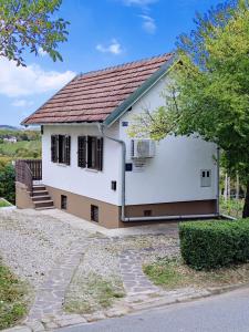 House Thara Studio Apartments