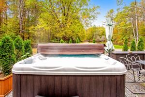 6 Bedroom House at Schroon River