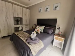 Utopia Guest House - Альбертон