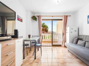 651 Bright establishment, heated pool and Wi Fi