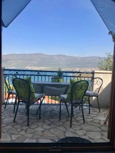 Apartment in Karin Gornji with sea view, balcony, air conditioning, Wi-Fi (4207-2)