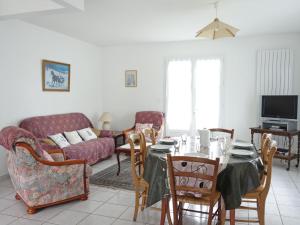 Maisons de vacances Holiday Home La Roquille by Interhome : photos des chambres