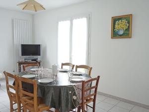 Maisons de vacances Holiday Home La Roquille by Interhome : photos des chambres