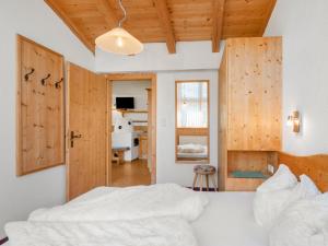 Apartment Nadine-4 by Interhome