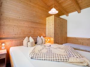 Apartment Nadine-5 by Interhome