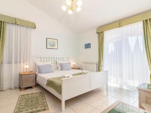 Apartment Viktorija-2 by Interhome 