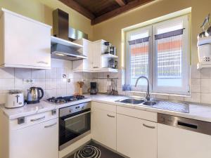 Holiday Home Cherry by Interhome 