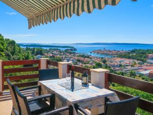 Apartment Andrija-2 by Interhome