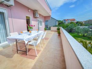Apartment Šime by Interhome 