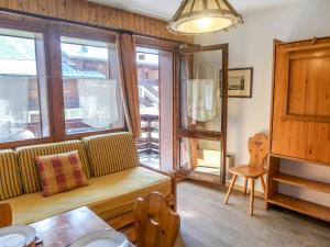 Apartment Les Jardins du Mont-Blanc-5 by Interhome