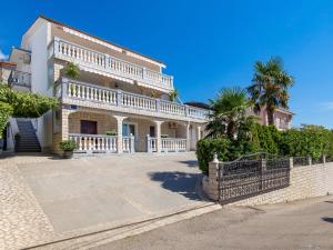 Apartment Brzic CKV107