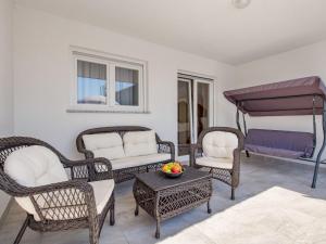 Holiday Home Villa Mira by Interhome