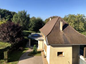 Havre de paix et de verdure proche Walibi et A43 - 4 étoiles