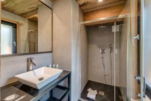 Chalet Monts by Les Etincelles