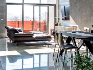 Młyńska 8 Apartament z prywatnym basenem