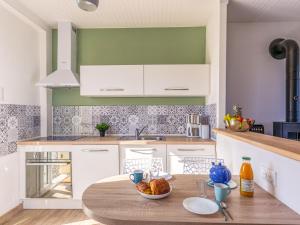 Maisons de vacances Holiday Home Le Bruit de la Mer - Trouz ar Mor by Interhome : photos des chambres