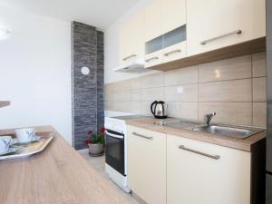 Apartment Suzy - SNJ139 by Interhome