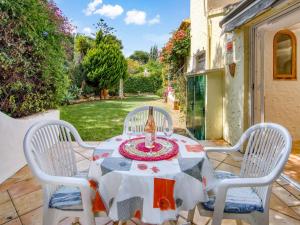 Holiday Home Villa Ciclamen by Interhome