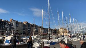 Maisons de vacances VILLA 600m de la plage calme Location possible a partir de 3 nuitees, pouvant accueillir 6-8 pers Activites nautiques randonnee velo peche golf casinos : photos des chambres