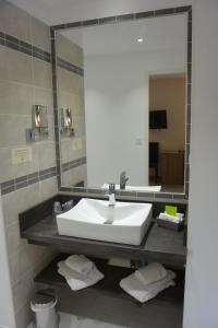 Hotel Restaurant Le Gardon - Pont du Gard