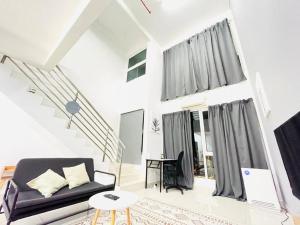 Minimalist Loft5 DeCentrum WifiNetflix