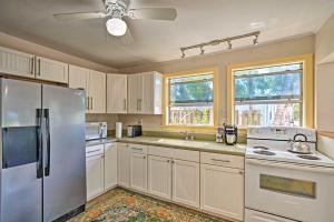 Matlacha Home with Boat Mooring and Gulf Access!