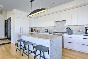 Luxury Long Beach Villa with Ocean Views! - 法洛克威