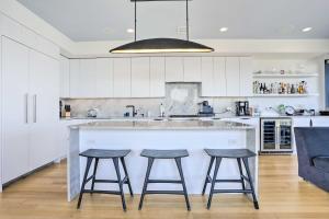 Luxury Long Beach Villa with Ocean Views!