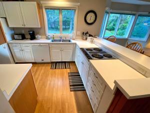 FV50 Pet friendly single level home in Bretton Woods walk to golf course and Mt Washington Hotel