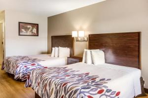 Deluxe Room with Two Queen Beds Disability Access Non-Smoking room in Red Roof Inn Fayetteville I-95