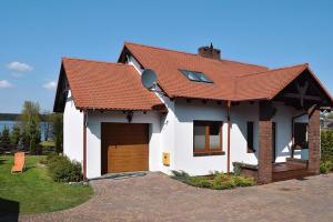 holiday home at the lake in Kiedrowice