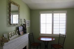 Shoreline Suites & Cabana Cottages – Beachfront