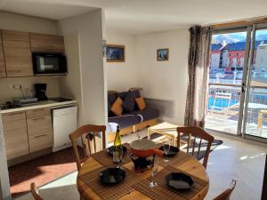 STUDIO pied des pistes et commerces