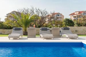 Apartments & Rooms Pool Villas Maris B 