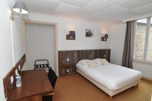 Hotels Logis Hotel du Commerce : photos des chambres